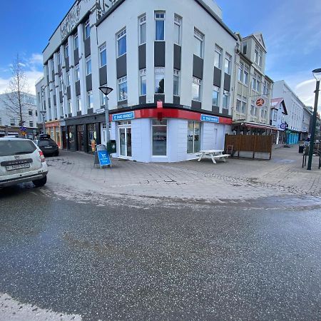 Day Dream Townhall Square Apartments Akureyri Buitenkant foto