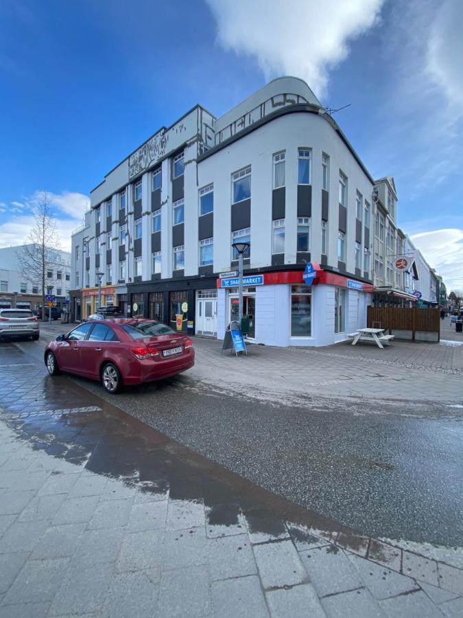 Day Dream Townhall Square Apartments Akureyri Buitenkant foto